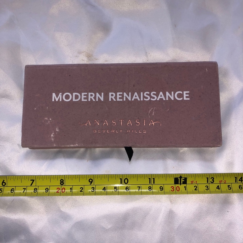 Modern Renaissance Palette - Picture 3 of 6
